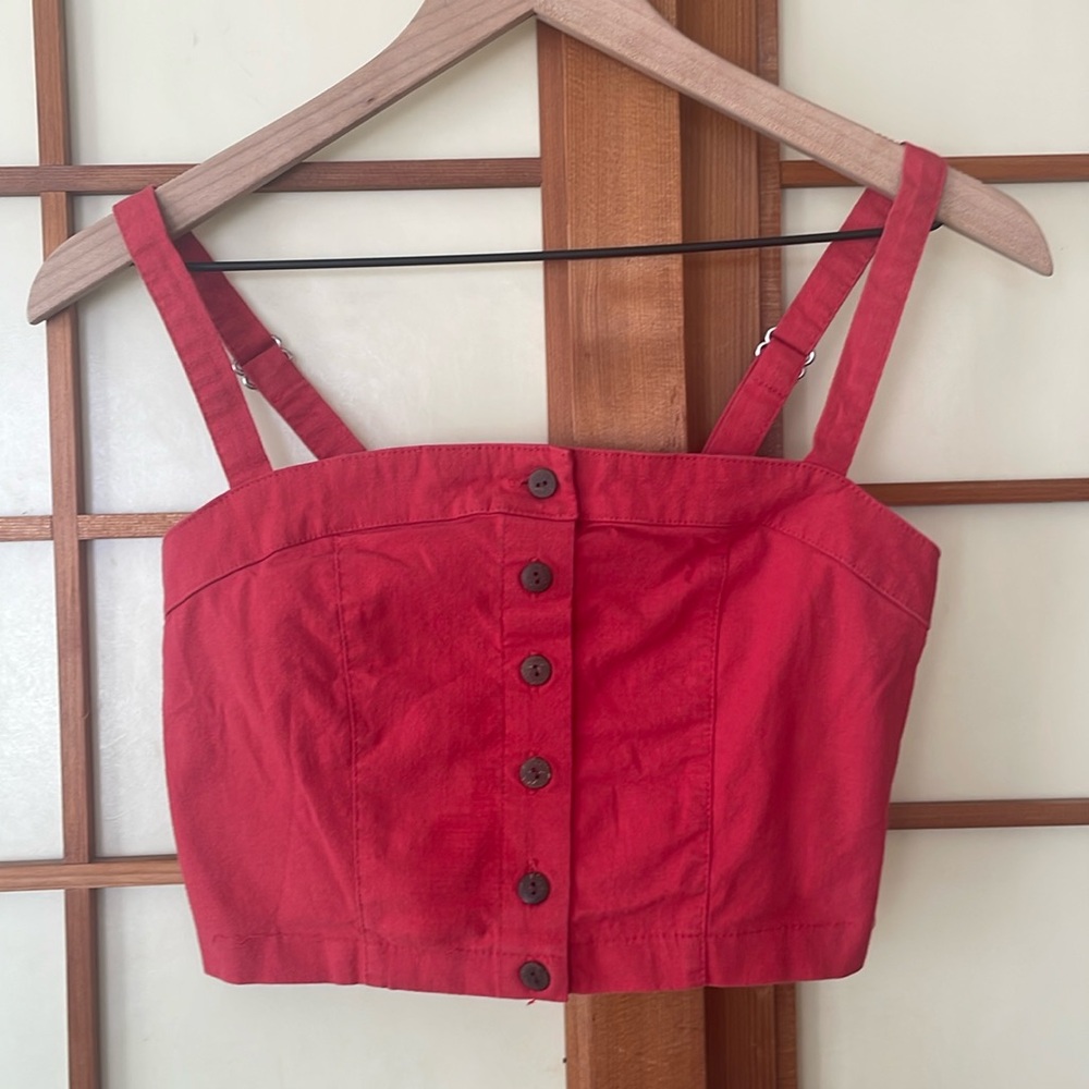 Cotton coconut shell button crop top S
